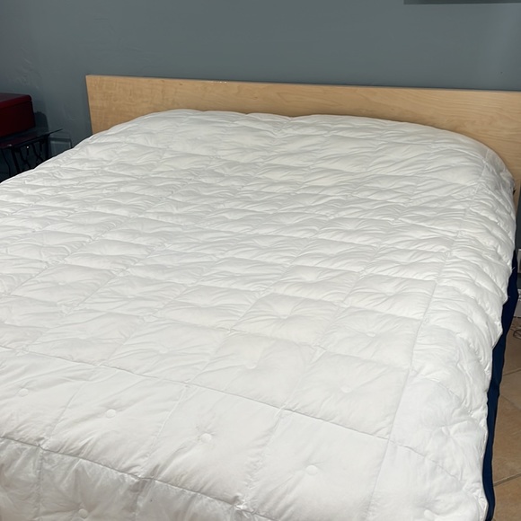 IKEA Bedding Comforter White Warm Light Weight King Size Bedspread